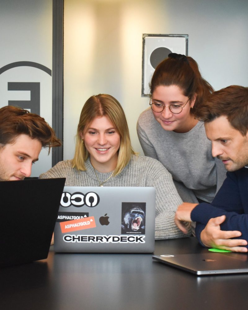 cherrydeck-UpsEF48wAgk-unsplash